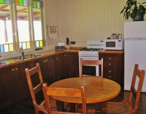 McLennans Lane River Retreat - Tourism Noosa 2