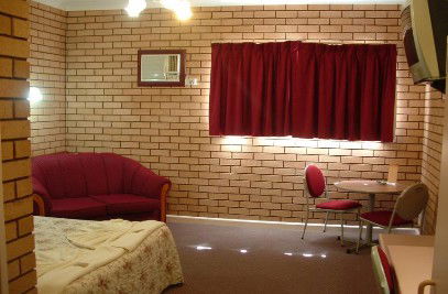 Country Manor Motor Inn - Tourism Noosa 2