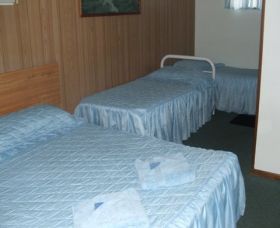 Chatham Motel - Tourism Noosa 0