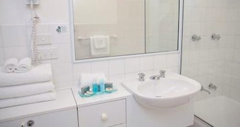 Belmore All-Suite Hotel - Tourism Noosa 0