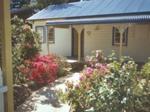 AppleBlossom Cottage - Tourism Noosa 0