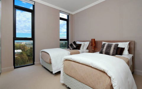 Australia Towers 19.06 - Tourism Noosa 2