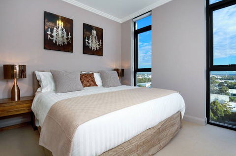 Australia Towers 19.06 - Tourism Noosa 3