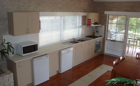 Caroline Bay Getaway - Tourism Noosa 0
