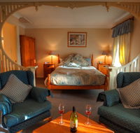 Honeysuckle Cottages and The Rocks Restaurant - Tourism Noosa