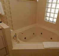 McNevins Warwick Motel and Gunyah Restaurant - Tourism Noosa