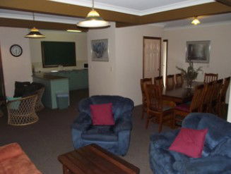 Eagles Rest - Holiday Home - Tourism Noosa 5