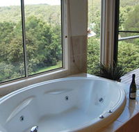 Ravensbourne Escape Kookaburra Kottage - Tourism Noosa