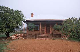 York Cottages - Tourism Noosa 0