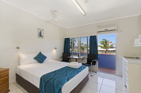 Strand Motel - Tourism Noosa 1