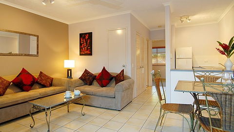 Australis Cairns Beach Resort - Tourism Noosa 2