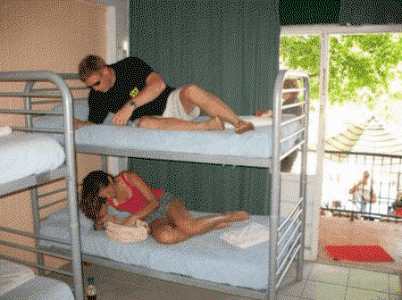 Globetrotters Budget Accommodation - Tourism Noosa 3