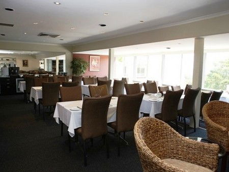 Best Western Twin Towers Inn - Tourism Noosa 2