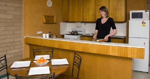 Hillsview Tourist Apartments - Tourism Noosa 3