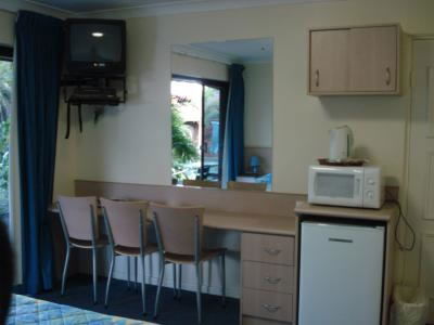 Oxley Motor Inn - Tourism Noosa 5