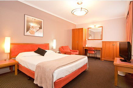 O'Connell Inn - Tourism Noosa 1