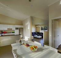 Middle Rock Holiday Resort - Tourism Noosa