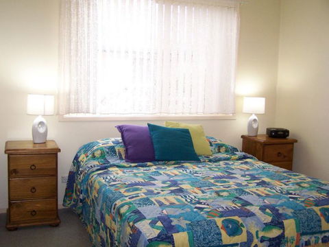 Beachfront Units Merimbula - Tourism Noosa 4