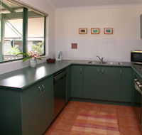 Cocos Beach Bungalows - Tourism Noosa