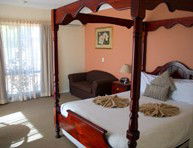 Lincoln Cottage Motor Inn - Tourism Noosa 3