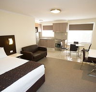 Country Comfort Premier Motel - Tourism Noosa
