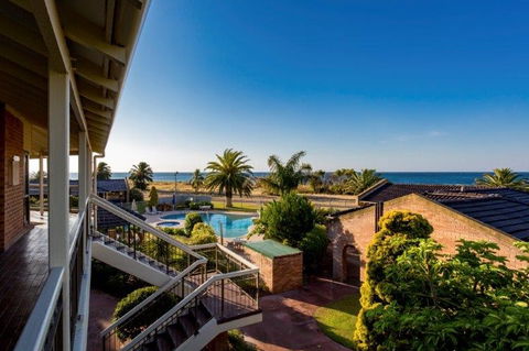 Busselton Beach Resort - Tourism Noosa 3