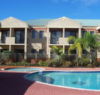 Country Comfort Inter City Perth Hotel  Apartments - Tourism Noosa