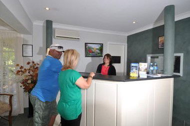 Poplars Inn - Tourism Noosa 1