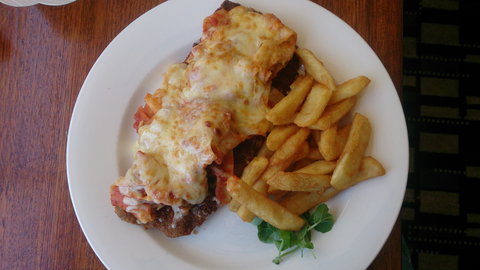 Bridgeway Hotel - Tourism Noosa 0