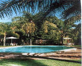 Flag Motor Lodge - Tourism Noosa 0