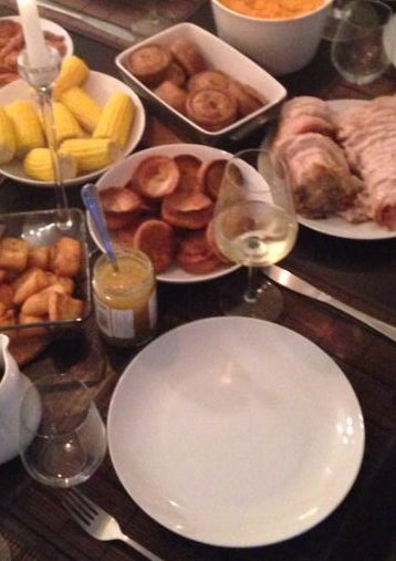 Arthurs Hotel - Tourism Noosa 0