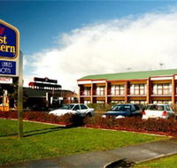 Taylors Lakes Hotel - Tourism Noosa