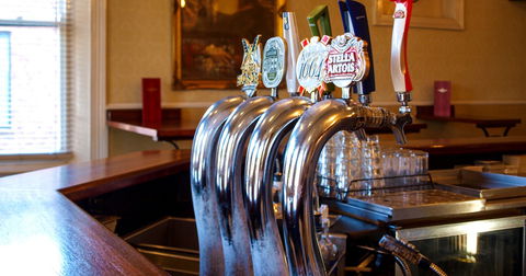 GILBERT STREET HOTEL - Tourism Noosa 0