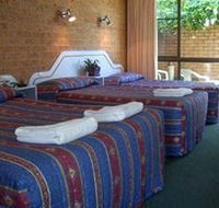 Golden Chain Port O'Call Motel - Tourism Noosa