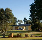  William Macintosh Motor Lodge - Tourism Noosa