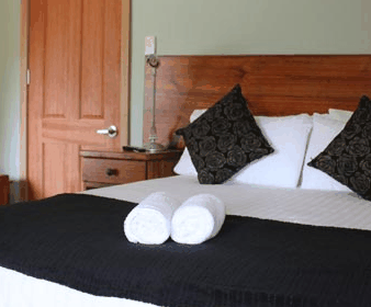 Tullah Lakeside Chalets - Tourism Noosa