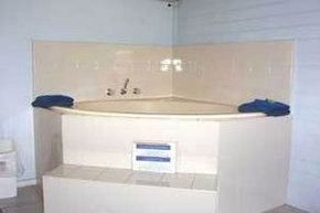 Sunraysia Motel And Holiday Apartments - Tourism Noosa 5