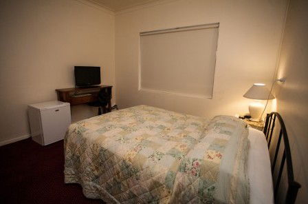 Millies Guesthouse & Serviced Apartments - Tourism Noosa 2