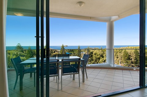 Santorini On Mudjimba - Tourism Noosa 4