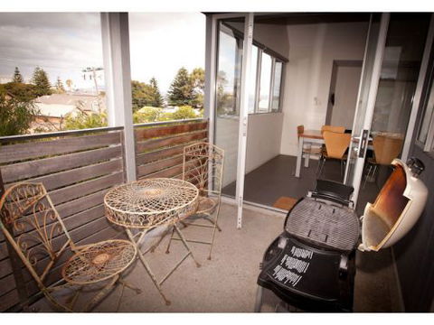 Hanover Bay Studio Apartments - Tourism Noosa 2