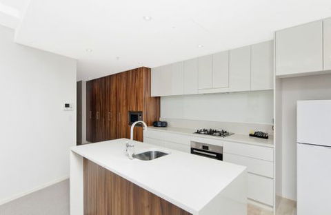 Astra Apartments Canberra - Tourism Noosa 1