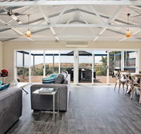 Coral Sands Luxury Beach House - Tourism Noosa