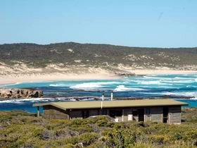 Hanson Bay Cabins - Tourism Noosa 0