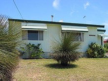 Seaside Homes - Tourism Noosa 8