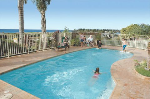 Captain's Quarters - Tourism Noosa 0
