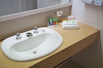 Econo Lodge Tamworth - Tourism Noosa 32