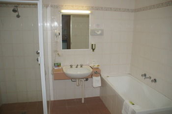 Econo Lodge Tamworth - Tourism Noosa 43