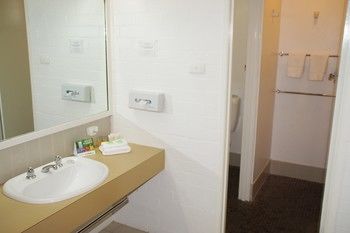 Econo Lodge Tamworth - Tourism Noosa 65