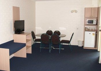 Econo Lodge Tamworth - Tourism Noosa 81