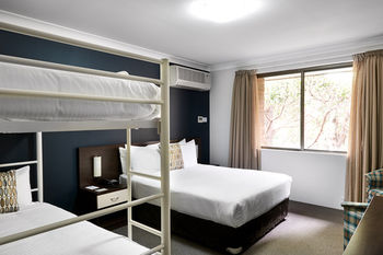 175 (formerly Wesley Lodge) - Tourism Noosa 6